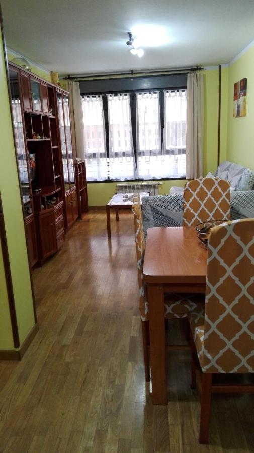 Ferienwohnung Amplio Loft Con Plaza De Garaje Onís Zimmer foto