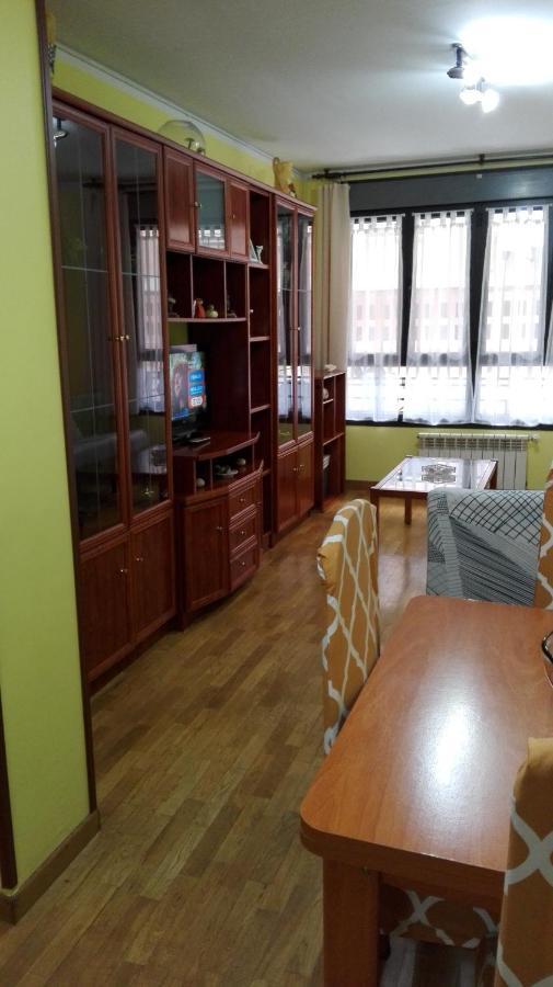 Ferienwohnung Amplio Loft Con Plaza De Garaje Onís Zimmer foto